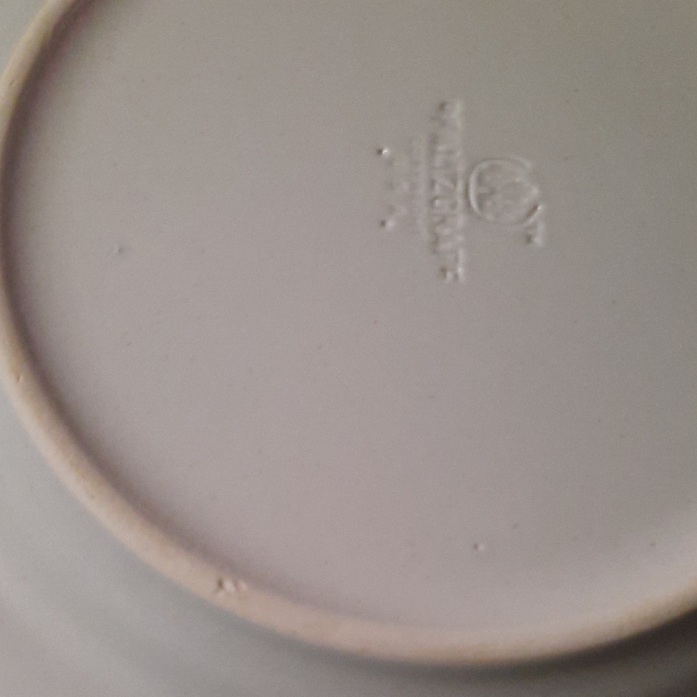 Set of 2 Pfaltzgraff White Dinner Plate with Holly and Red Berry Accents - Picture 3 of 13